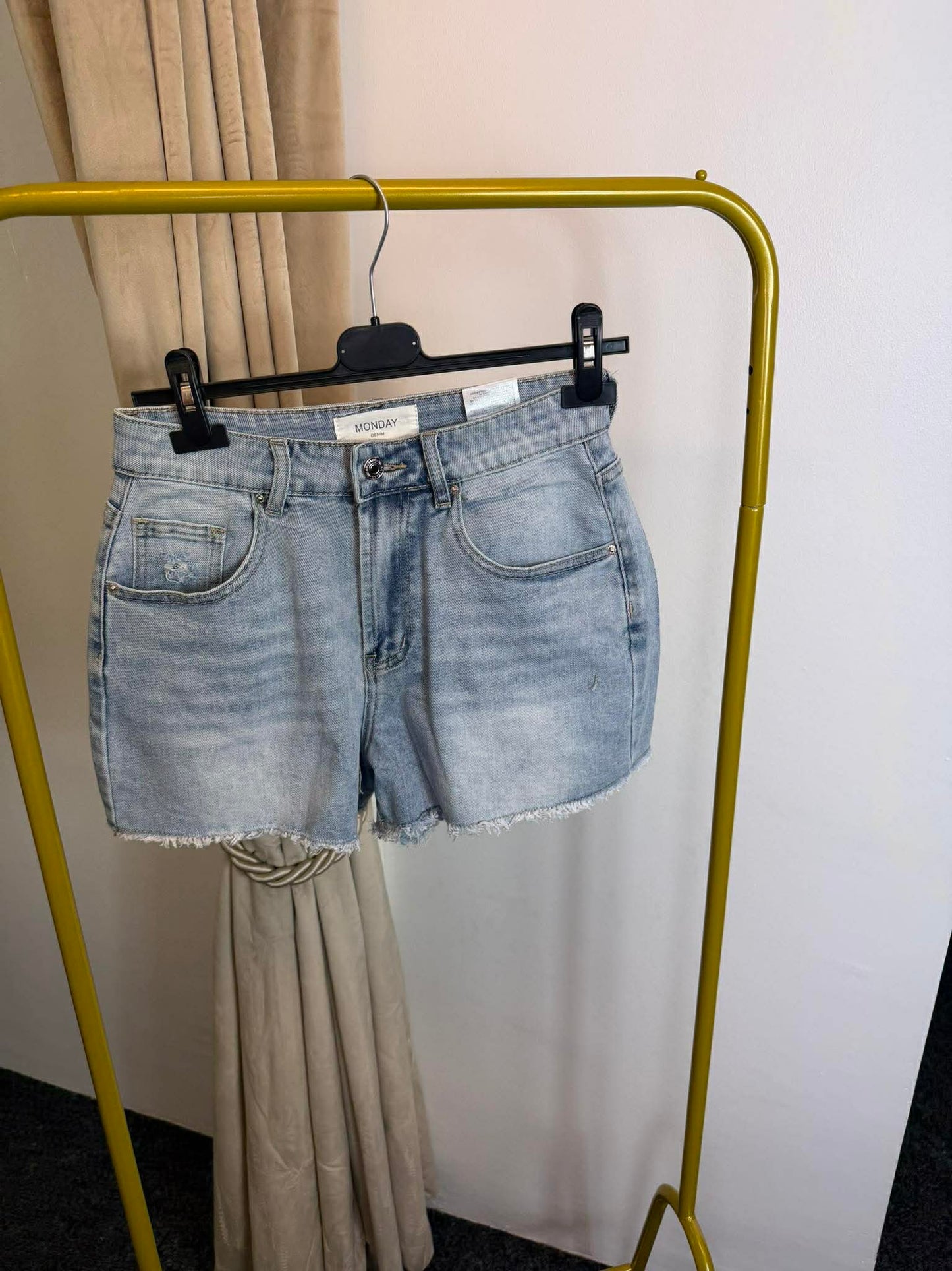 Diamond pocket denim shorts