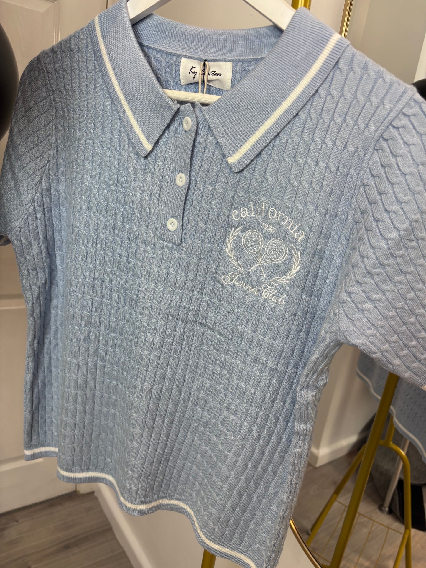 Tennis jumper