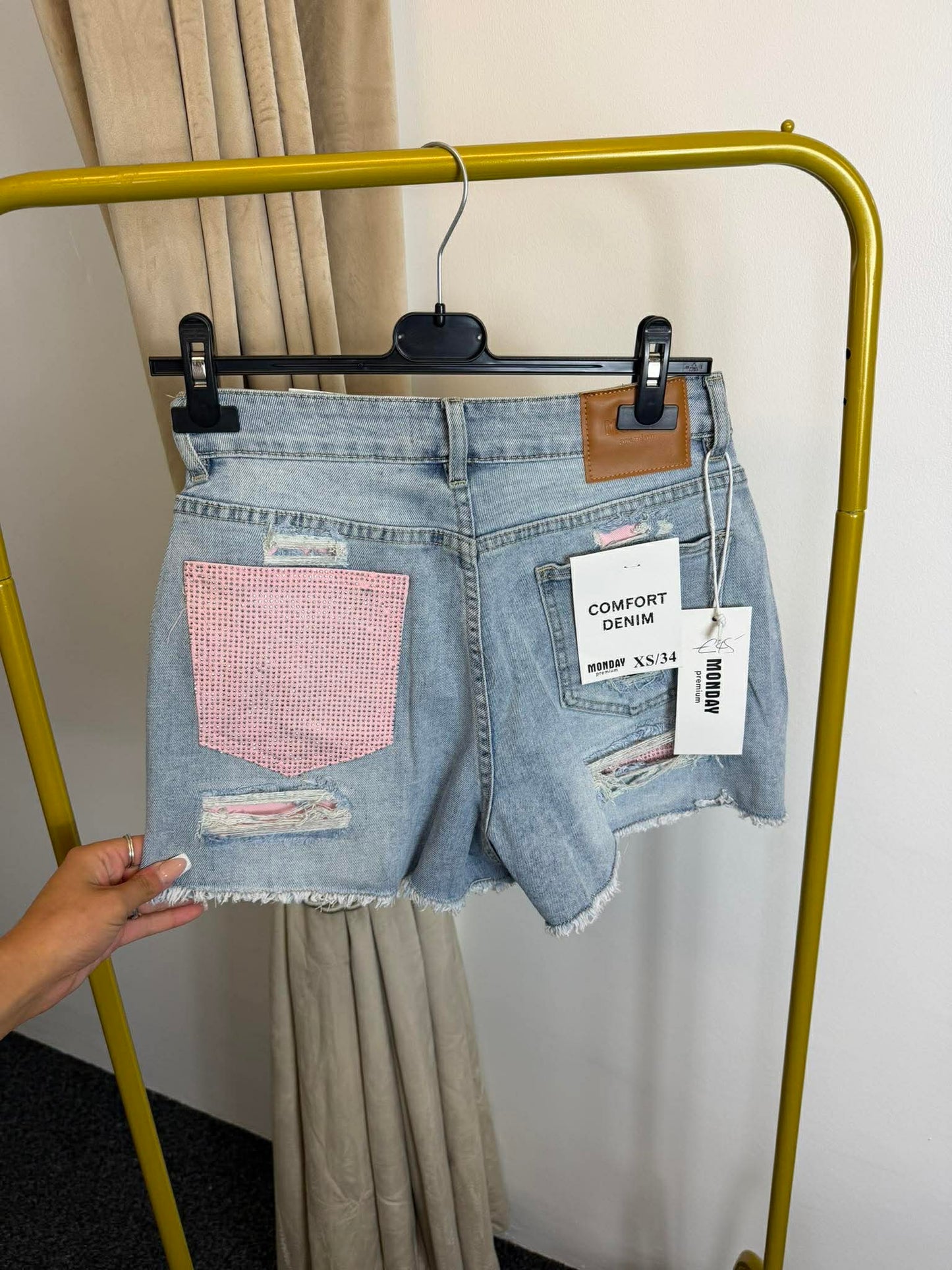 Diamond pocket denim shorts
