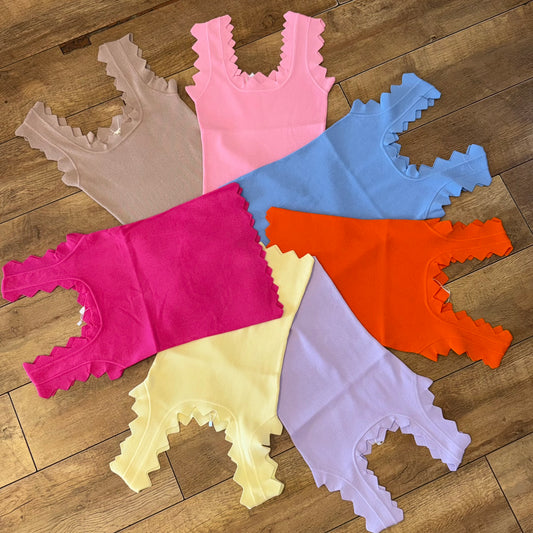 Zig zag vest tops