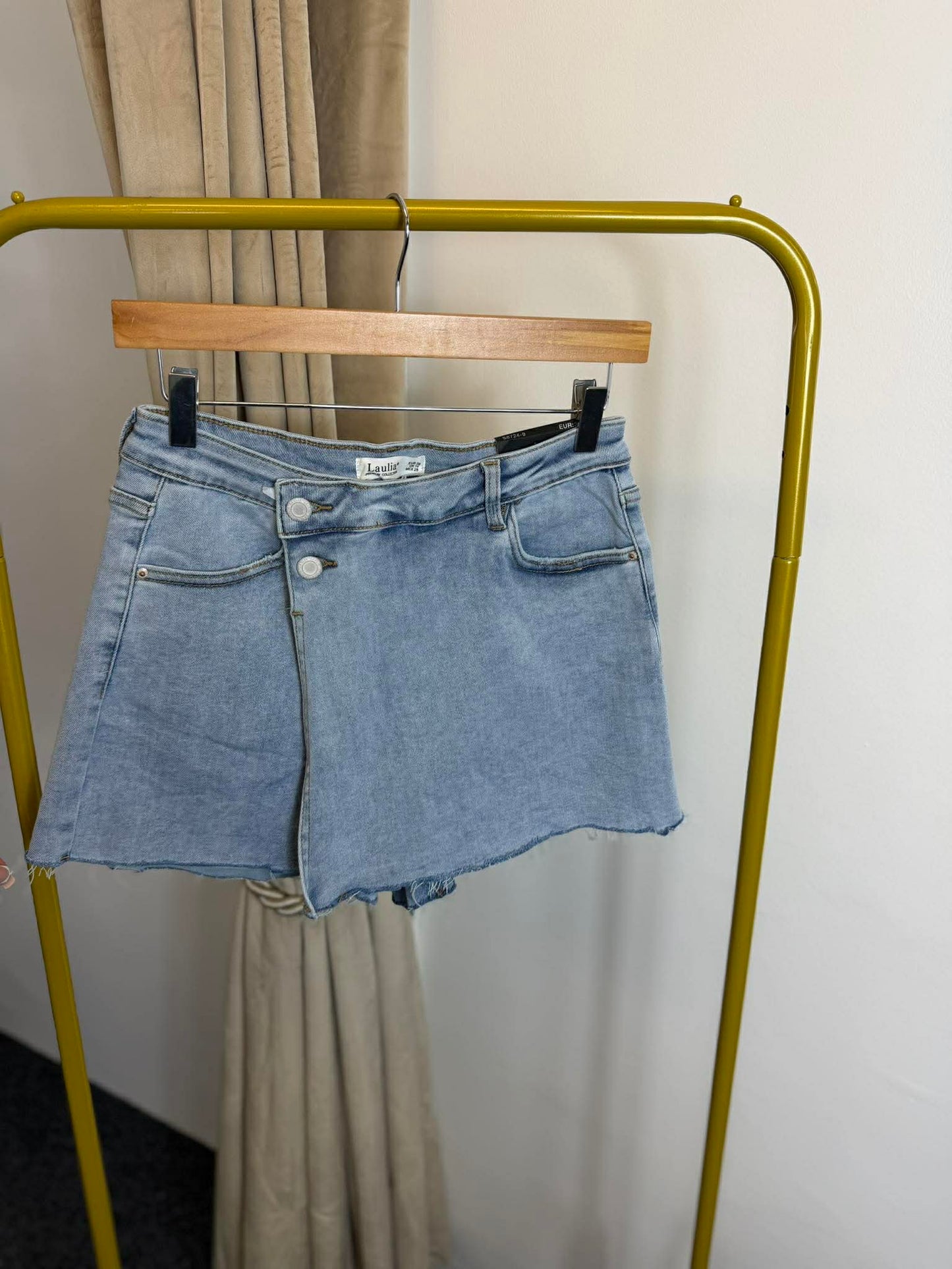 Double button skort