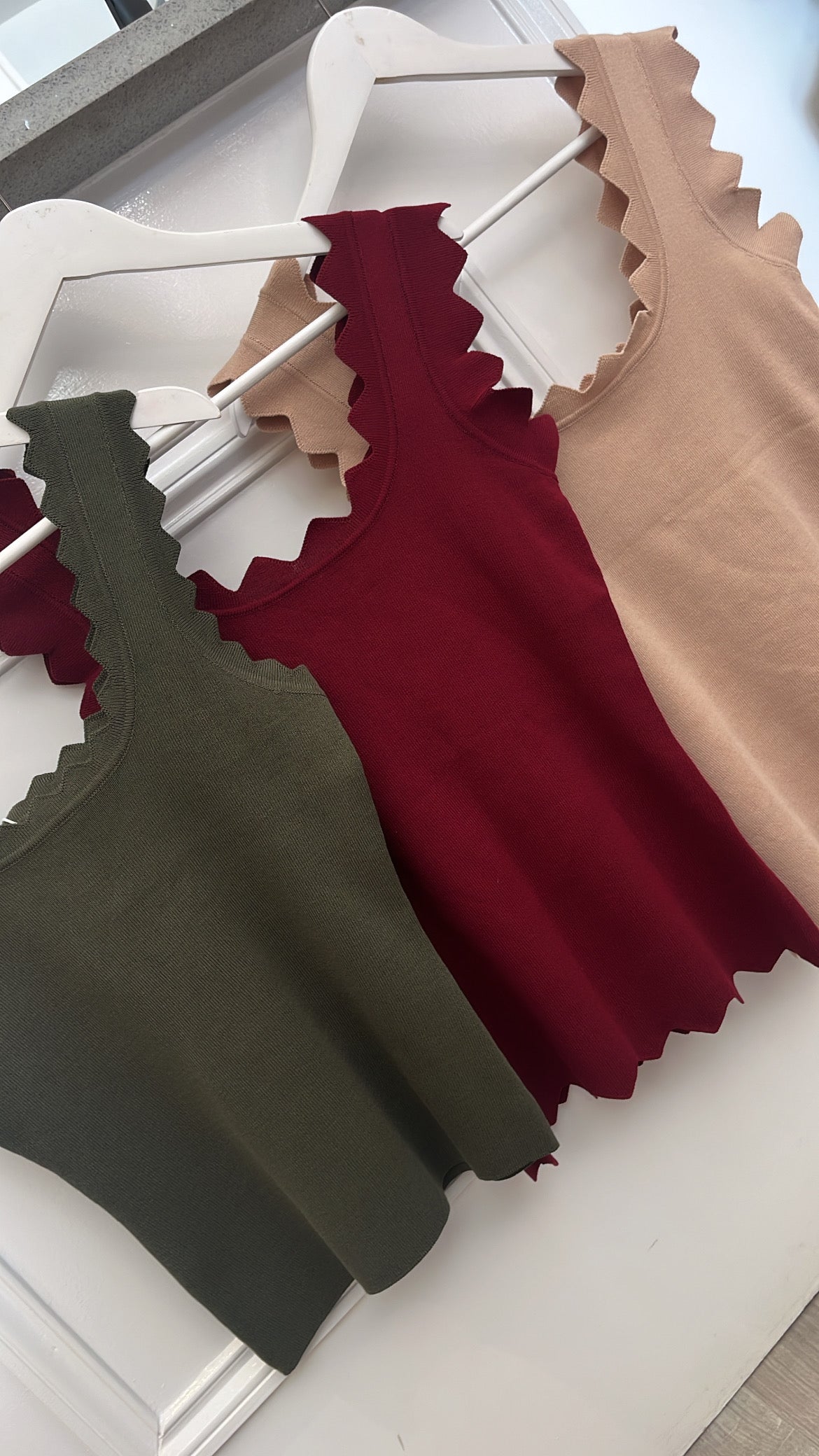 Zig zag vest tops